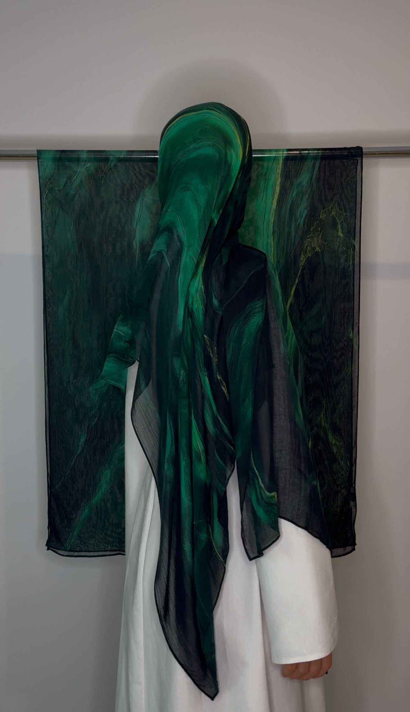 Emerald Ebru Premium Modal